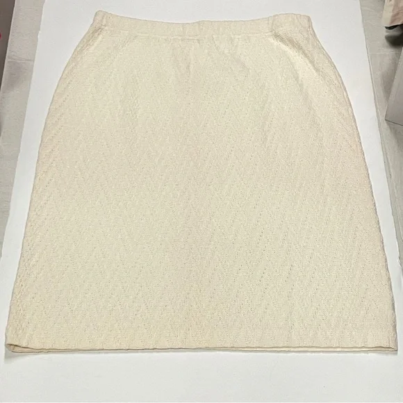 St. John Collection cream white knit pencil skirt elastic waist knee length NWT - Picture 3 of 9